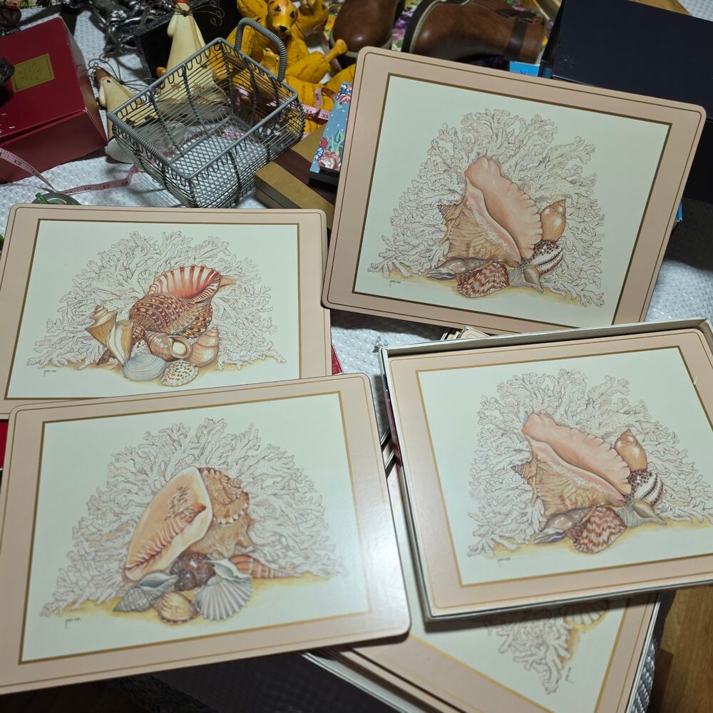 2 PIMPERNEL SET OF 4 HARD SEASHELL PLACEMATS